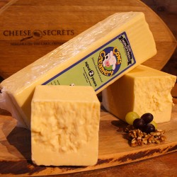 Cow's Creamery - 2 Year Old Cheddar (100g)